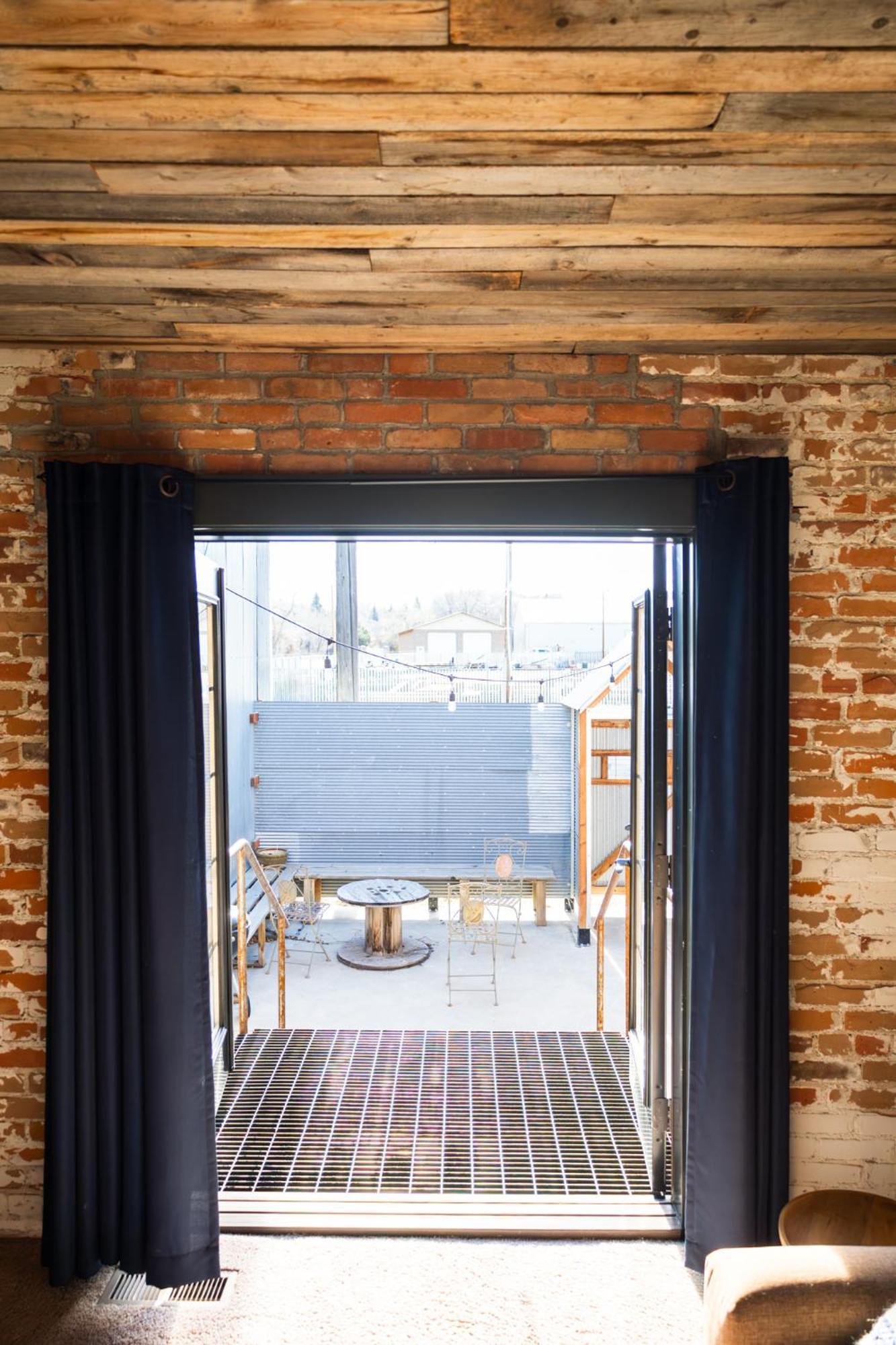 Lander Millhouse Hotel Buitenkant foto
