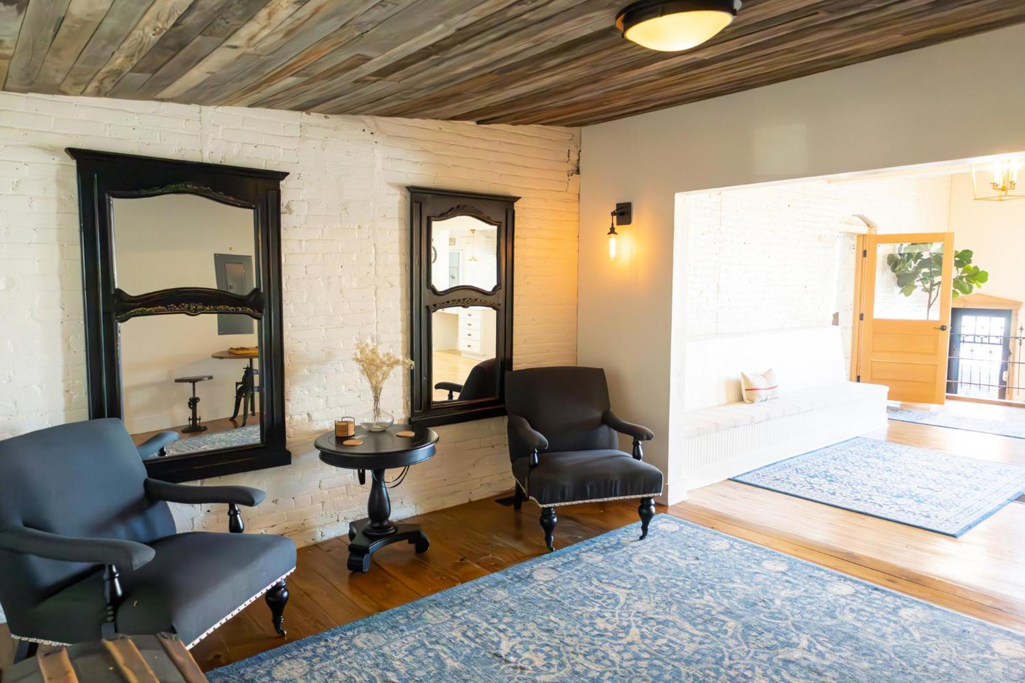 Lander Millhouse Hotel Buitenkant foto